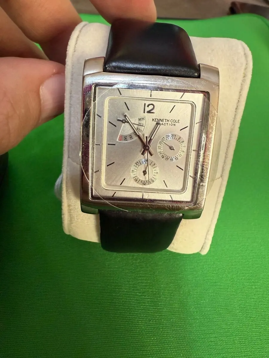 Relojes con malla de cuero ancha: Un toque de estilo y comodidad - Cómo se llaman los relojes pequeños dentro de un reloj relojes con malla de cuero ancha - Cómo se llaman los relojes pequeños dentro de un reloj