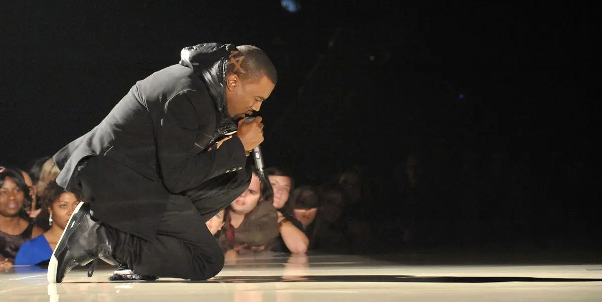 Adidas Yeezy: Historia, Precio y Razones de su Éxito - Cuánto cuestan los Yeezy más caros adidas tipo yeezy con cuero atras y elastico - Cuánto cuestan los Yeezy más caros