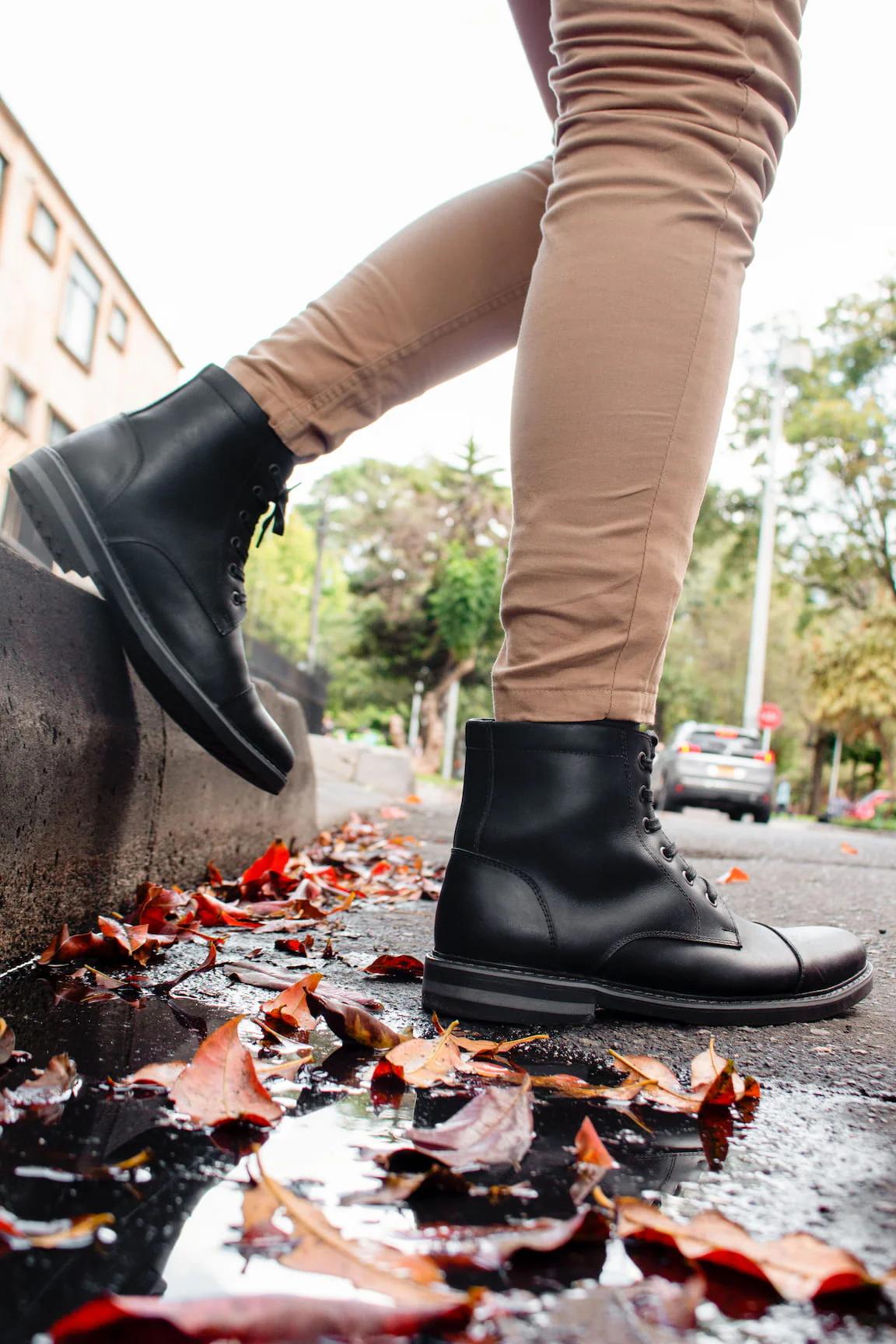 Guía definitiva para elegir la talla correcta de tus botas de cuero: cómo evitar que cedan y asegúrate de que te queden perfectas - Cuánto tiene que sobrar en una bota las botas de cuero ceden - Cuánto tiene que sobrar en una bota