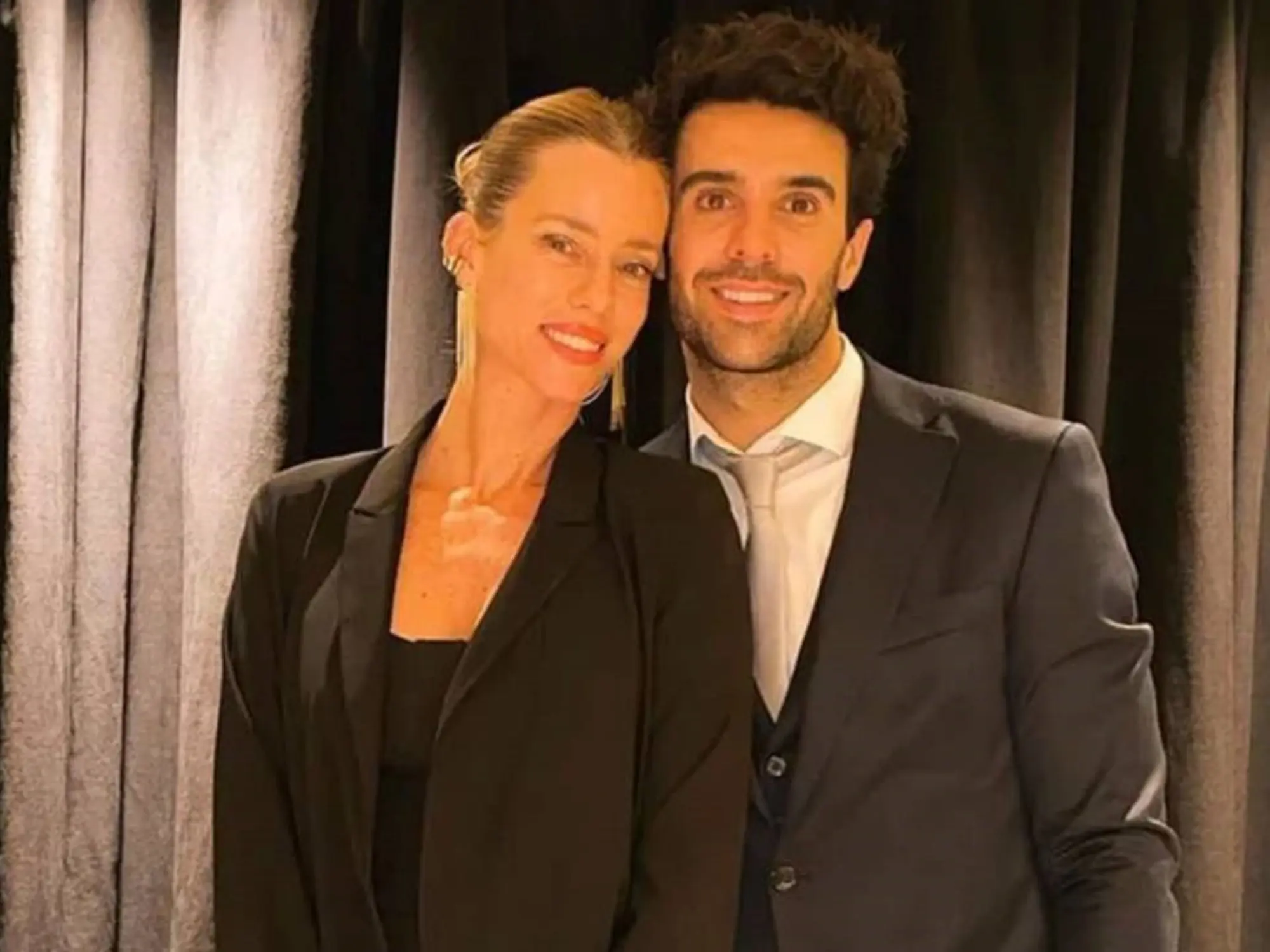 nicole neumann cinturon de cuero - Cuántos años tienen Nicole Neumann y Manu Urcera