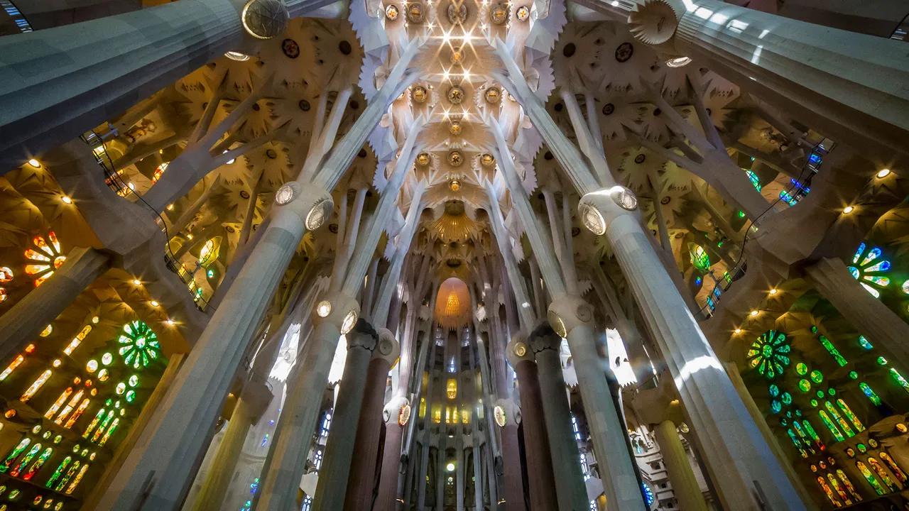 Marroquinería Inspirada en el Art Nouveau: Una Fusión de Elegancia y Naturaleza - Qué diferencia hay entre Art Nouveau y Art Decó marroquineria inspirada en art nouveau - Qué diferencia hay entre Art Nouveau y Art Decó