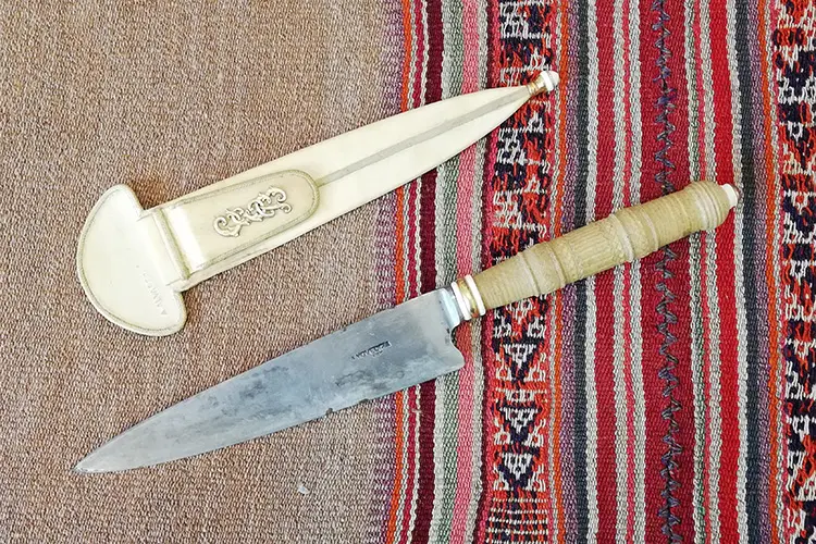 Soguería: Un Arte Tradicional del Cuero Crudo en Santiago del Estero - Qué es sogueria artesanias en cuero drudo o sogueria - Qué es sogueria