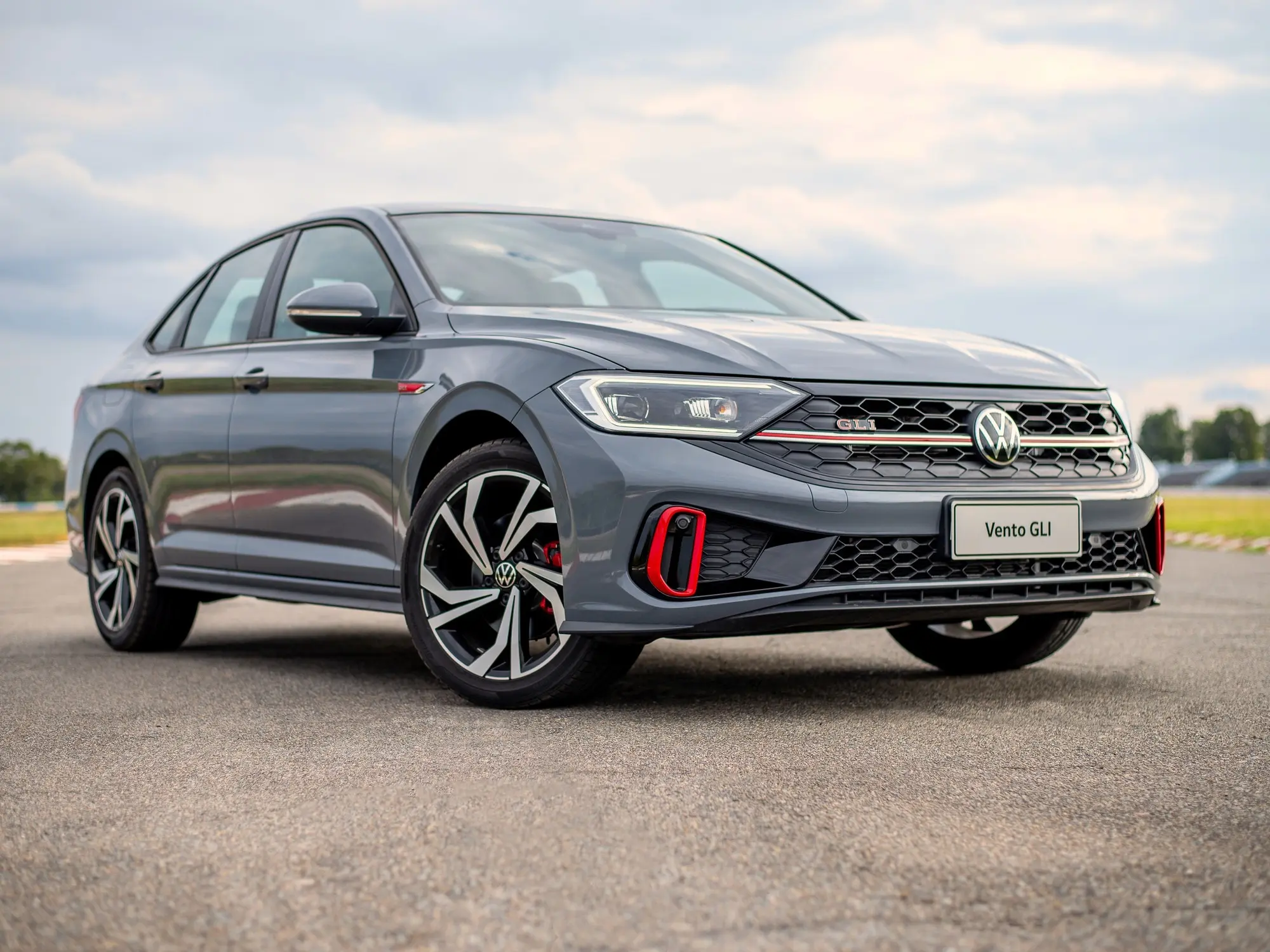 Volkswagen Vento GLi: El sedán deportivo que resiste la ola SUV - Qué gama es el VW Vento vento tdi 2006 cuero - Qué gama es el VW Vento