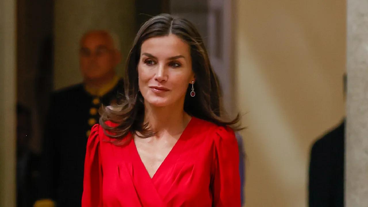 reina letizia cuero - Qué se operó la reina Letizia
